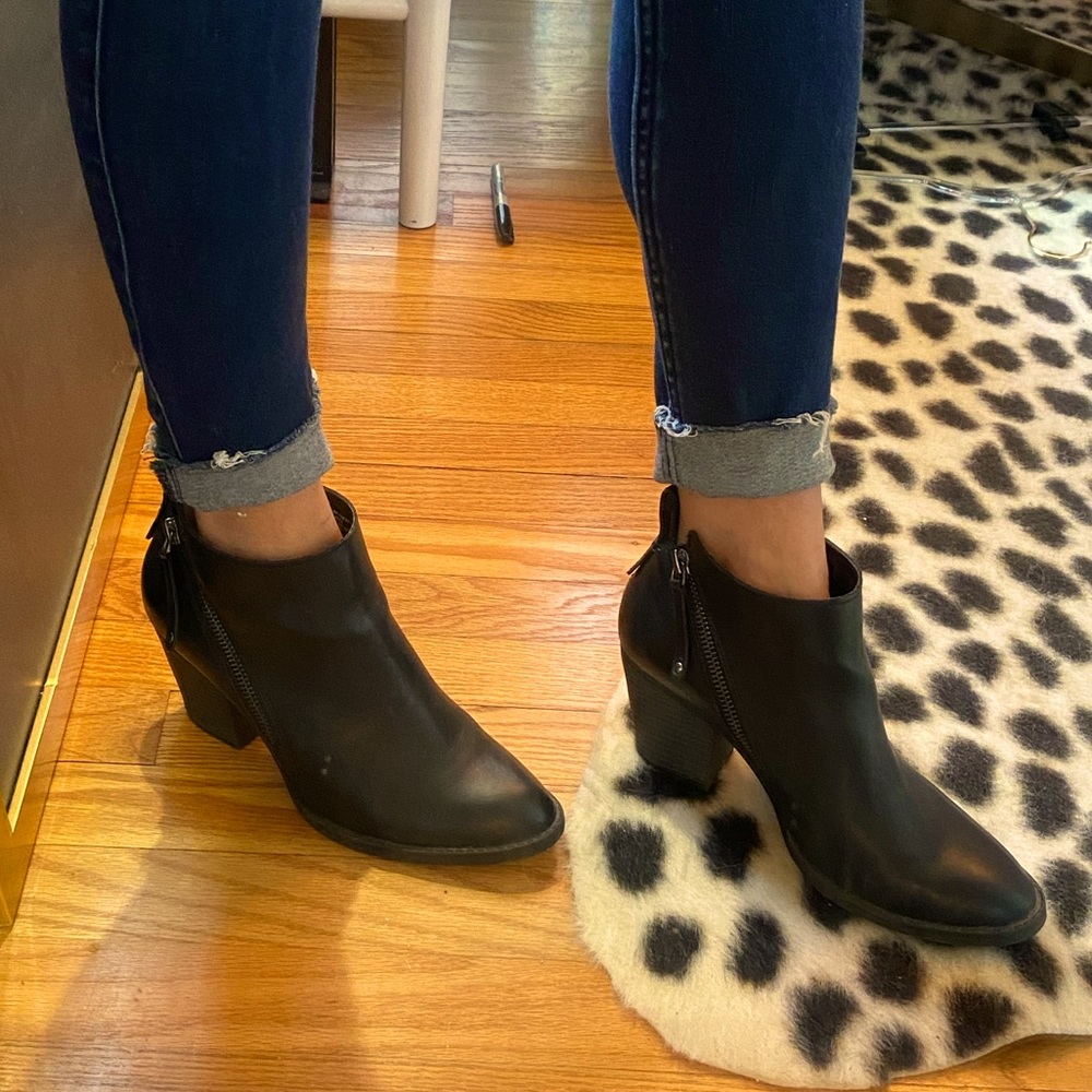 DV Dolce Vita Black Leather Zipper Ankle Booties